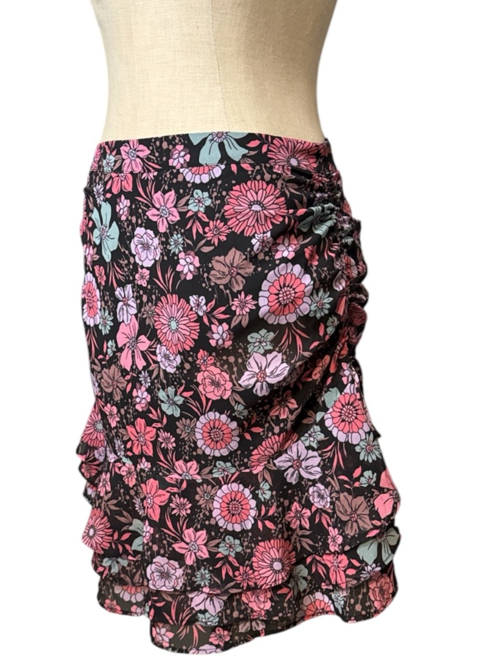 Majorelle Floral Ruffle Mini Skirt Black Pink Boho Tiered Size M - Picture 3 of 9
